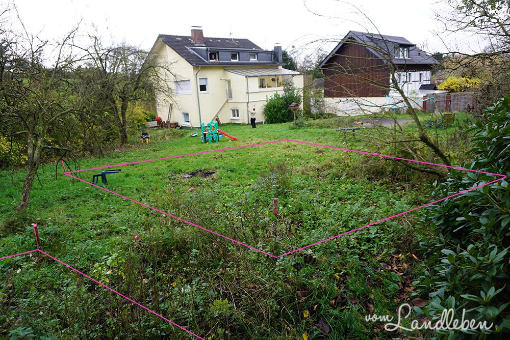 Grobabsteckung auf unserem Grundstück