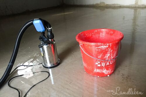 Keller leerpumpen - Wasser auf der Baustelle