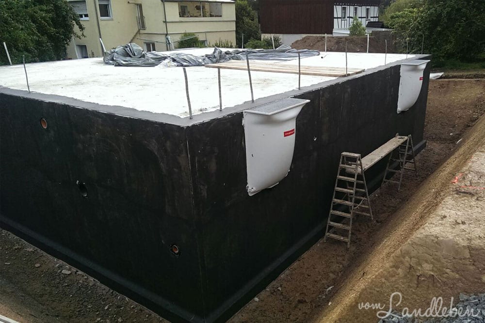 Da war noch alles gut: Anfang der Woche wurde mit dem Abdichten begonnen (Außenfotos von meiner Mom)