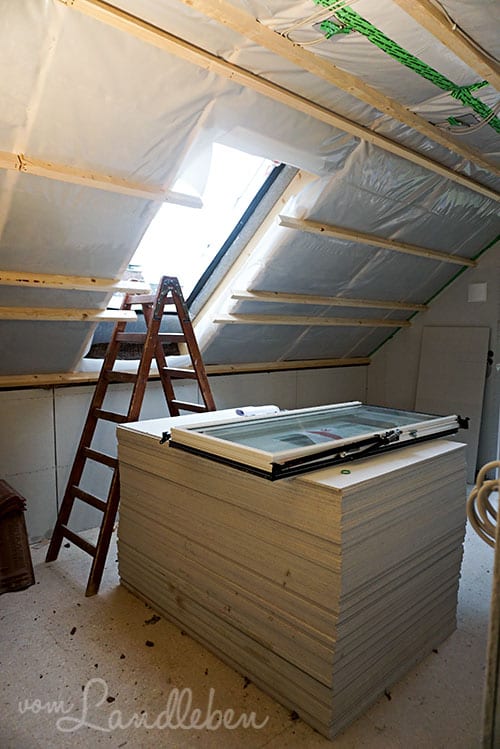 Das Dachfenster für mein Arbeitszimmer liegt parat