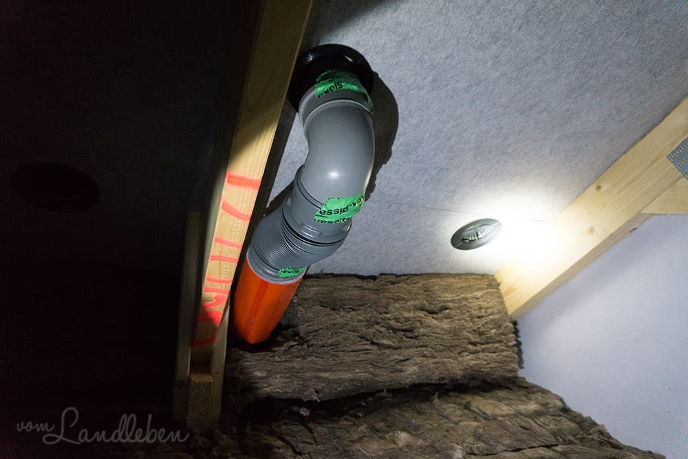 Das fertig angeschlossene Abluftrohr