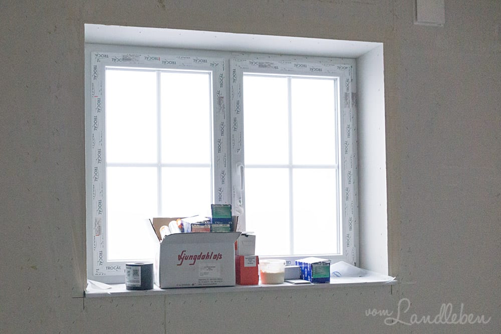 Noch sieht man nicht viel von den Fensterbänken, aber sie sind da ;-)