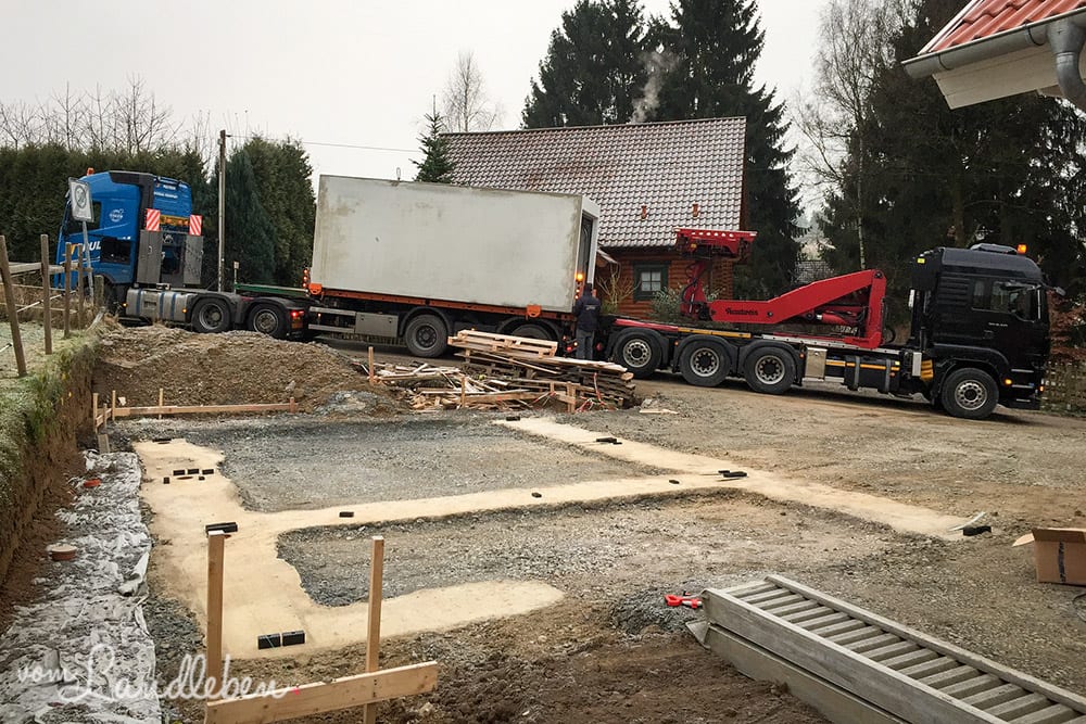 Lieferung der Garage von Zapf