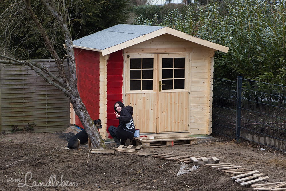 Unser Gartenhaus - Aufbau und Anstrich