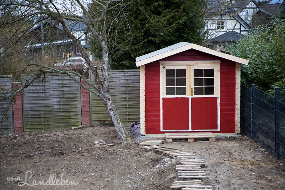 Unser Gartenhaus - Aufbau und Anstrich