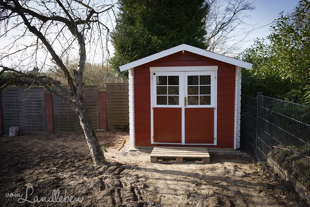 Unser Gartenhaus - Aufbau und Anstrich