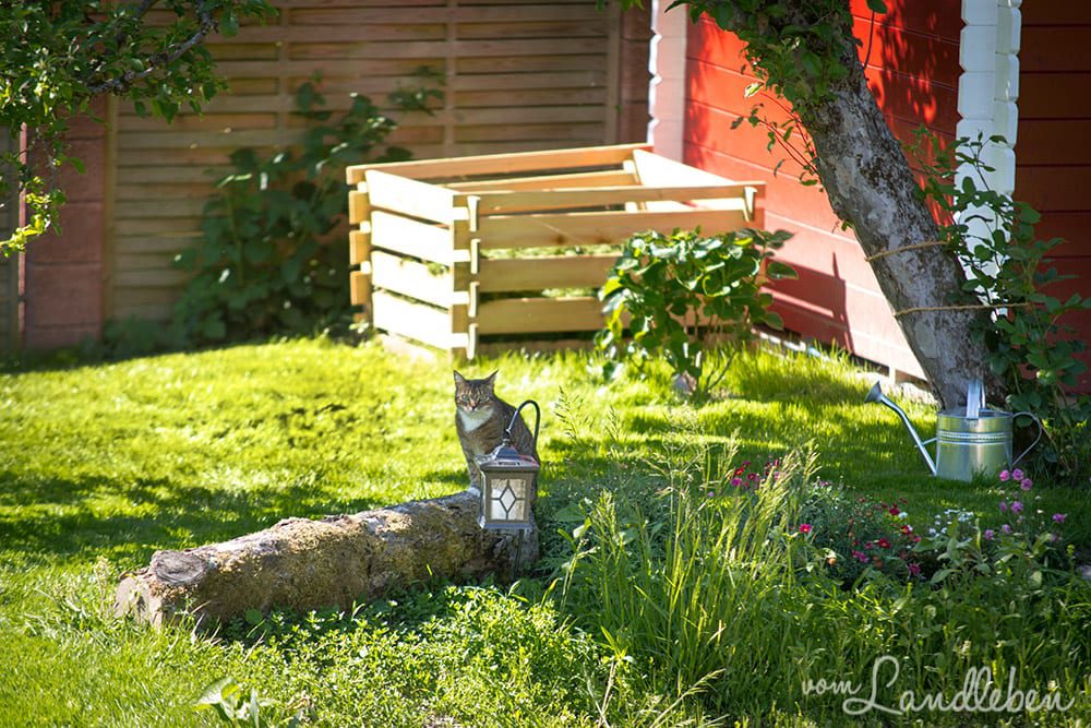 Gartenguckloch im Mai 2017 - Mulde