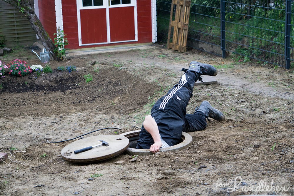 Einbau der Pumpe in die Zisterne