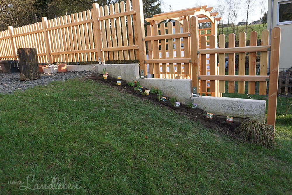 Terrassenbeet im April 2018