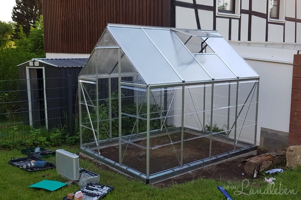 Gewächshaus aufbauen