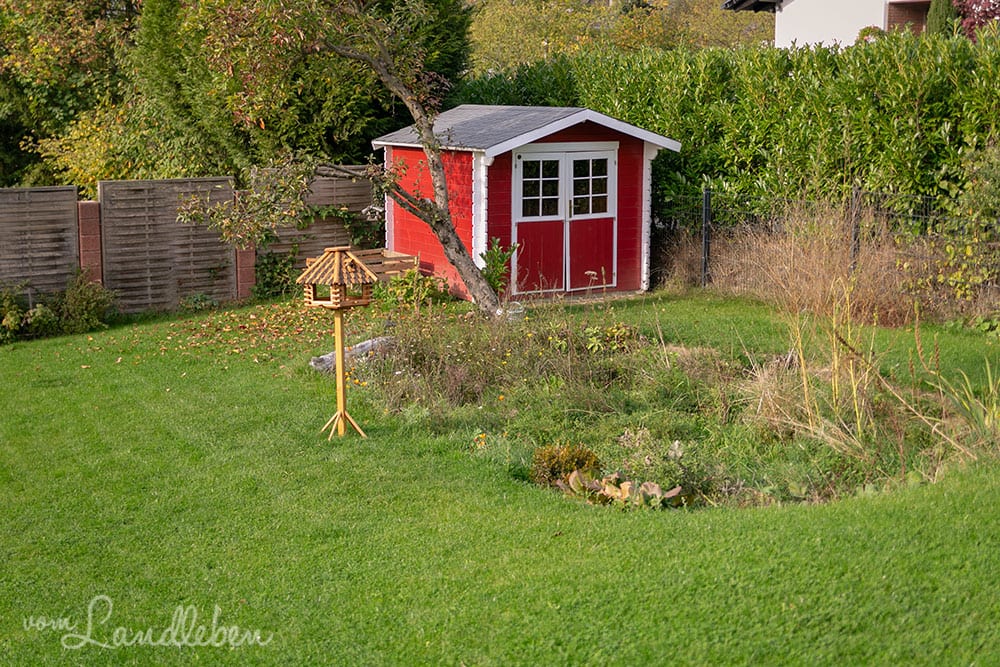 Vogelhäuschen im Garten