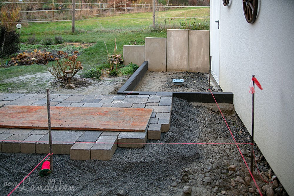 Weg an der Haustür pflastern