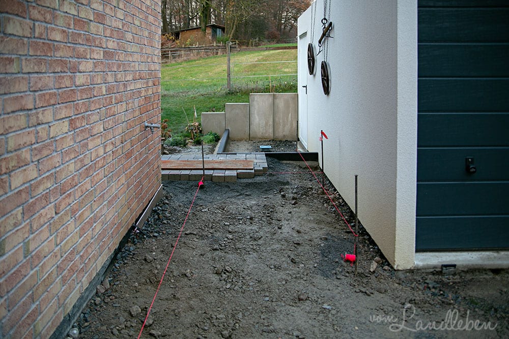 Weg an der Haustür pflastern