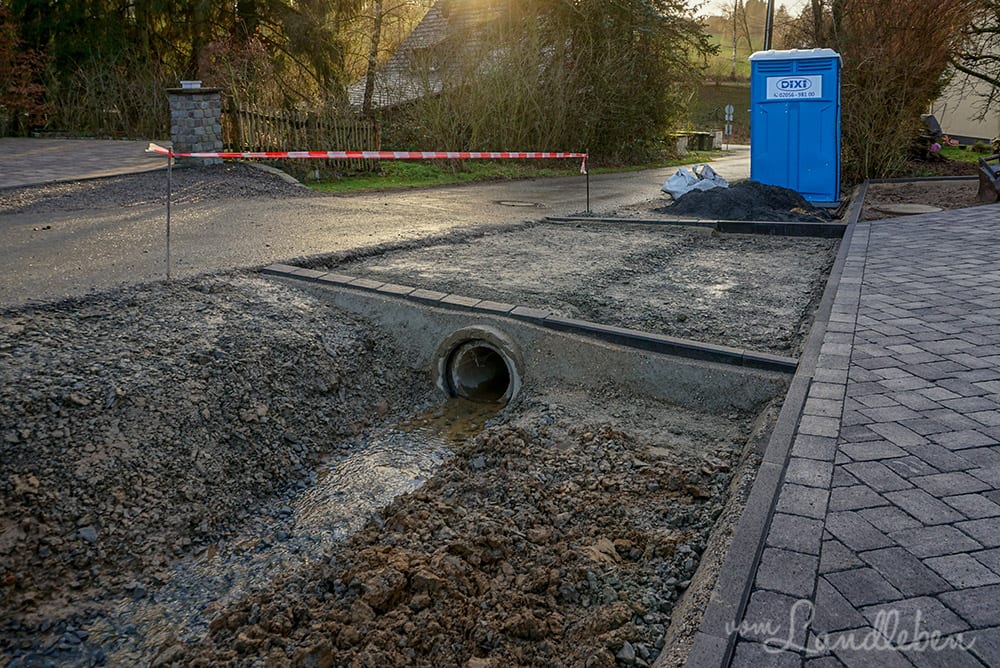 Pflastern: unsere Brücke entsteht