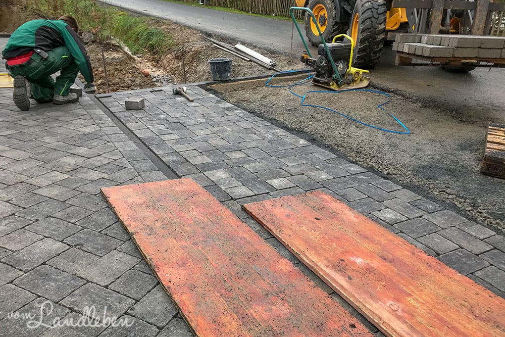 Pflastern: unsere Brücke