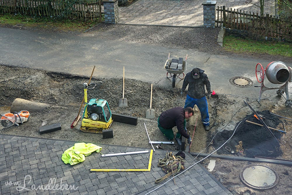 Betonieren der Kantsteine