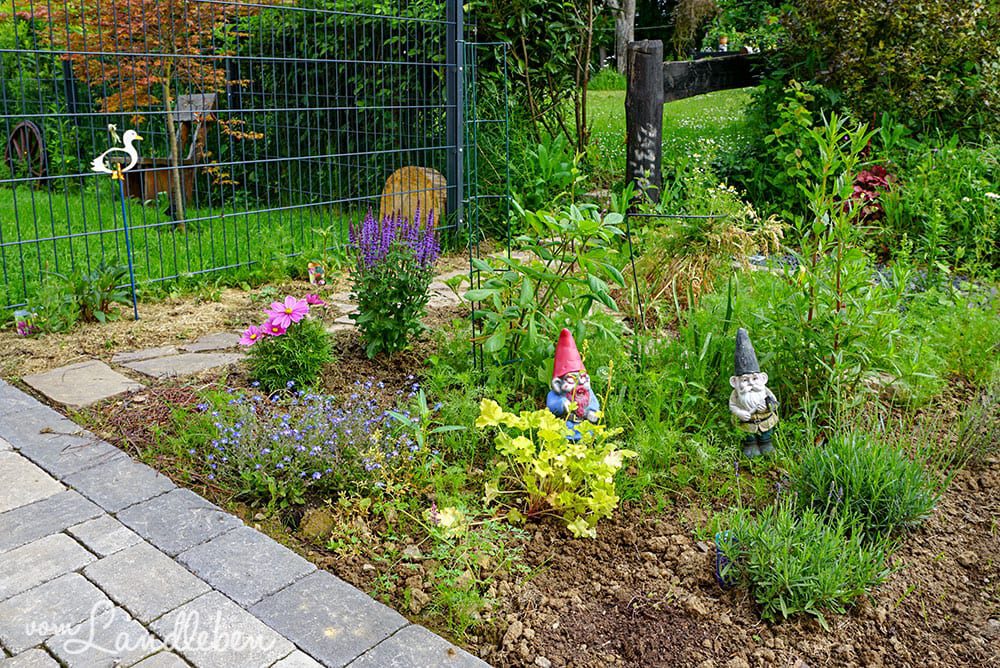 Mittelgarten im Mai 2019