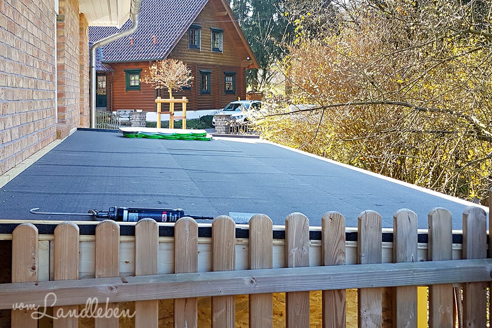 Hühnerstall: Dach decken