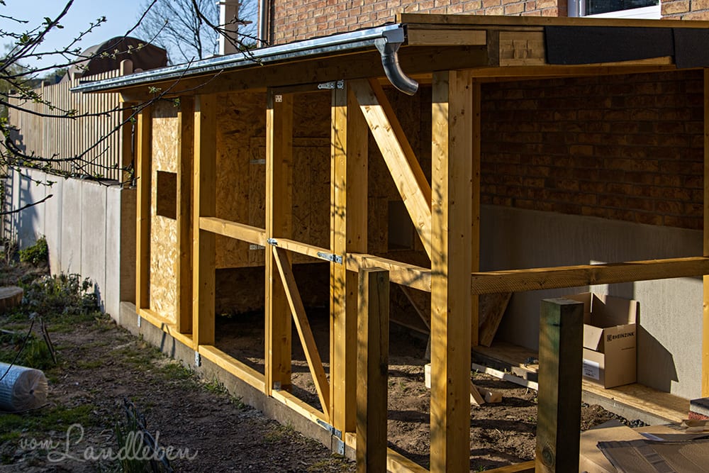 Bau von Hühnerstall und Voliere