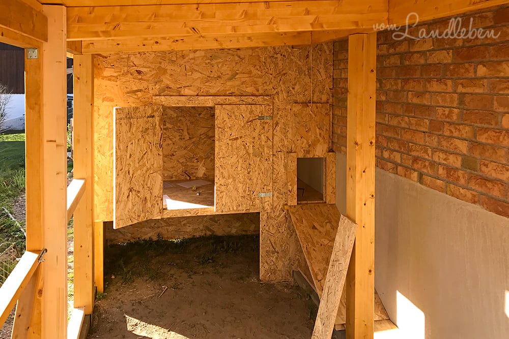 Bau von Hühnerstall und Voliere