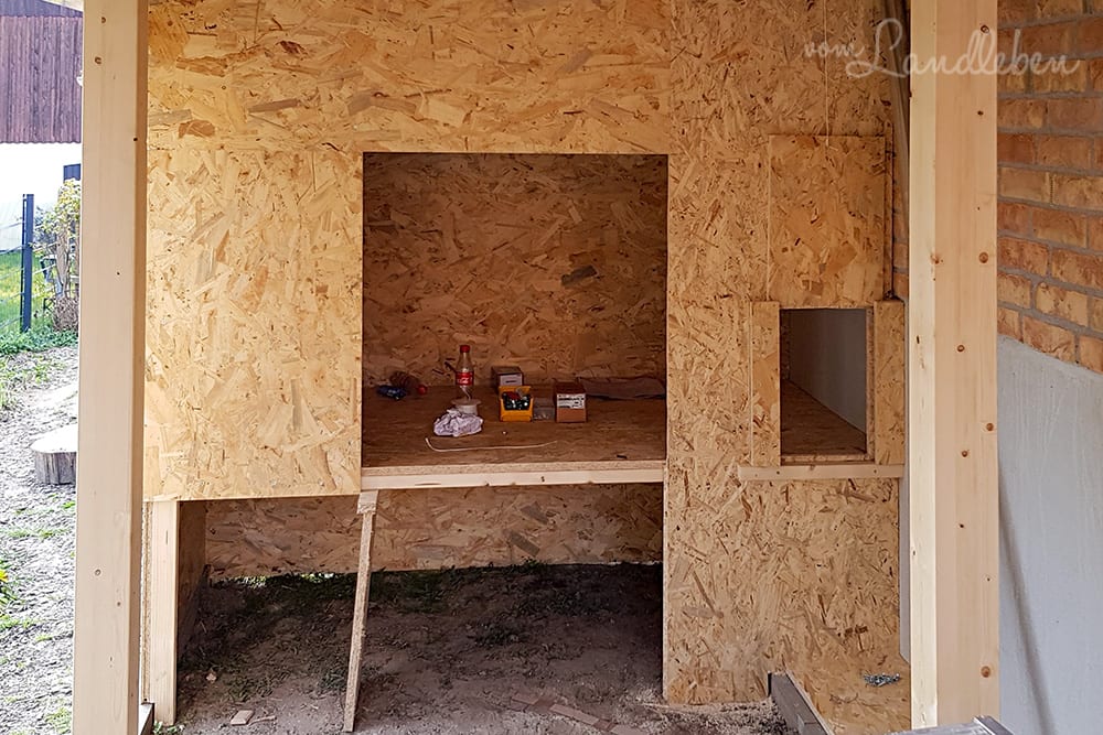 Bau von Hühnerstall und Voliere