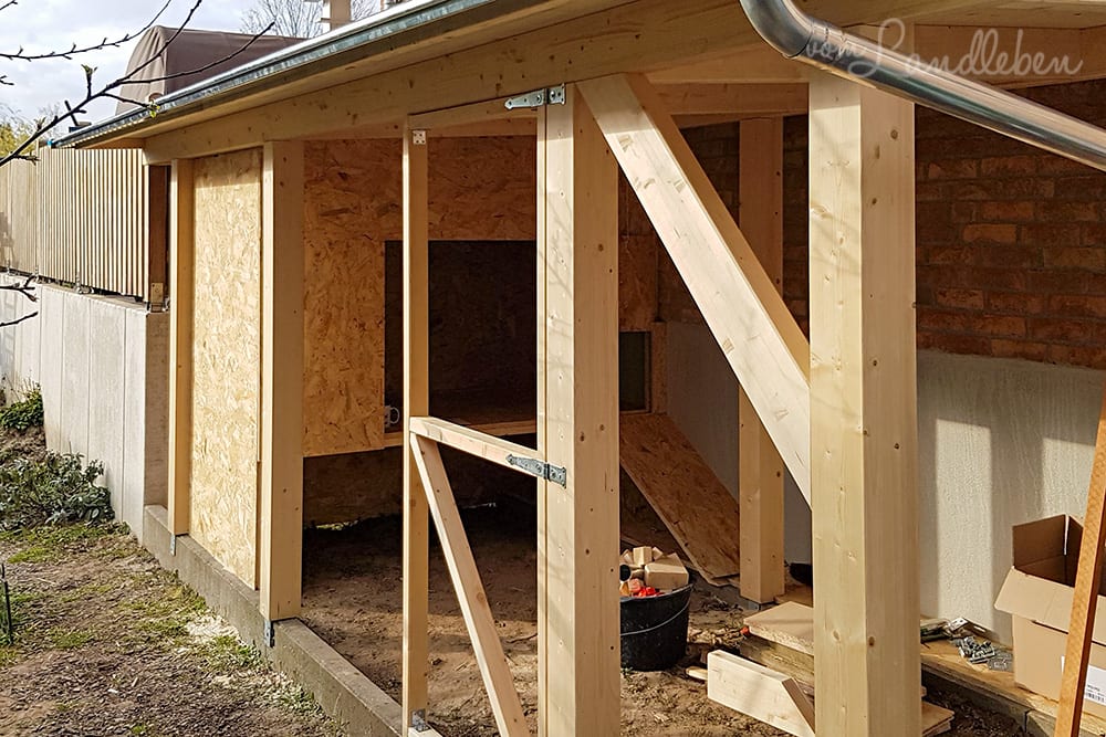 Bau von Hühnerstall und Voliere