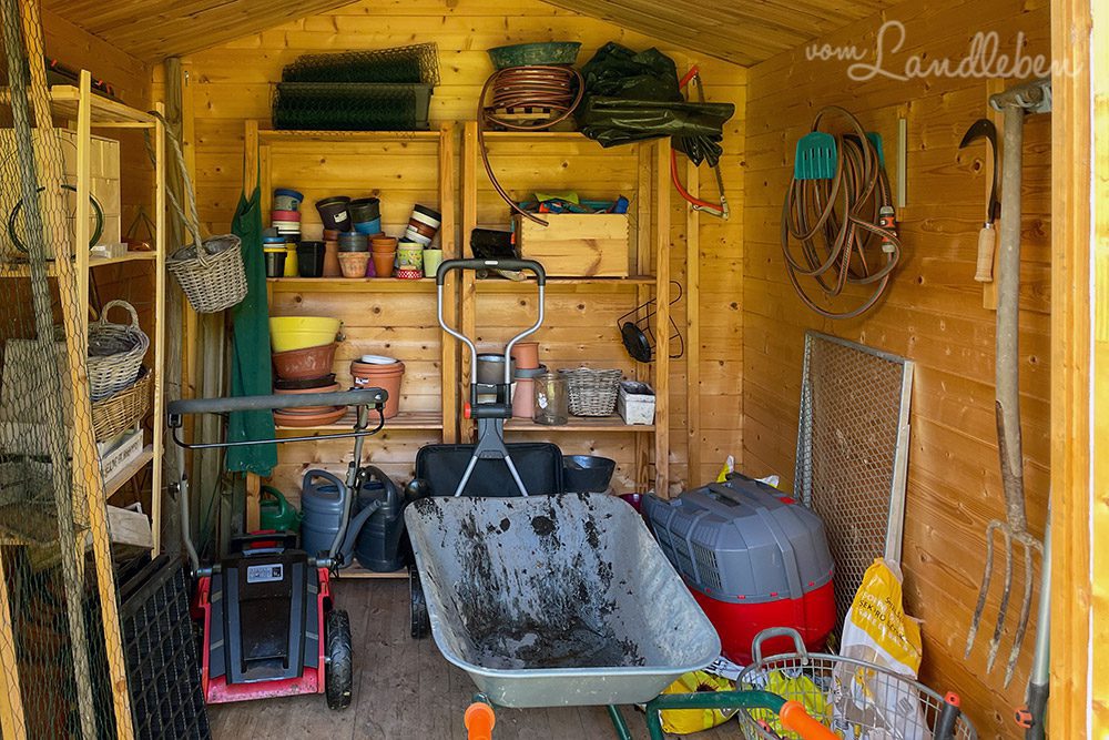 Gartenhäuschen aufräumen