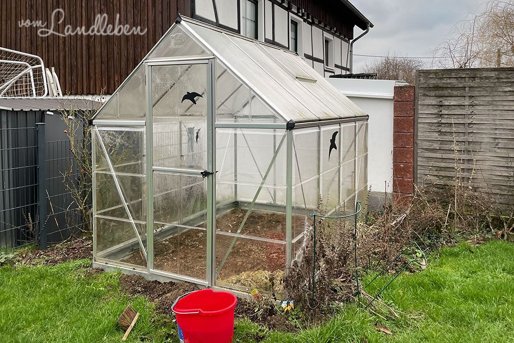 Gewächshaus putzen