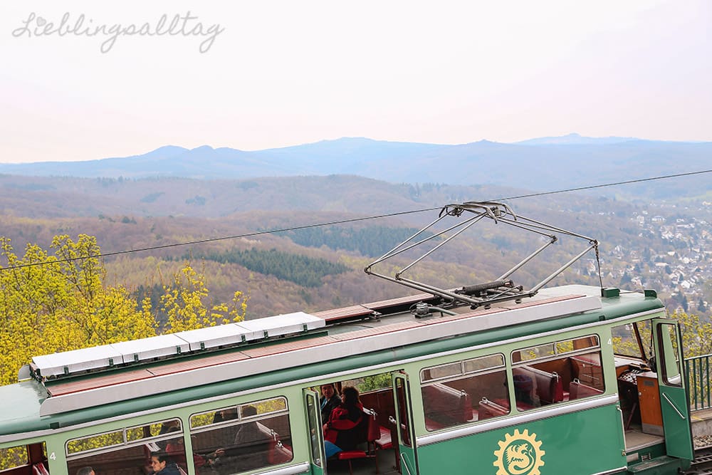 Drachenfelsbahn bei Burg Drachenfels