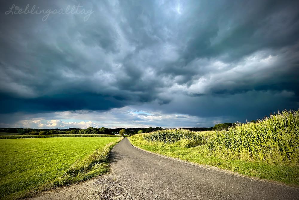 Dramatische Regenwolken