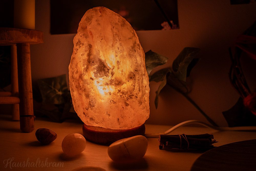 Sanfte Beleuchtung mit einer Salzlampe
