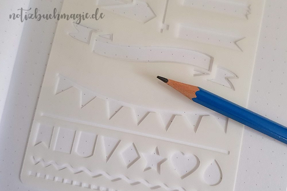 Überschrift im Bullet Journal mit Schablonen gestalten