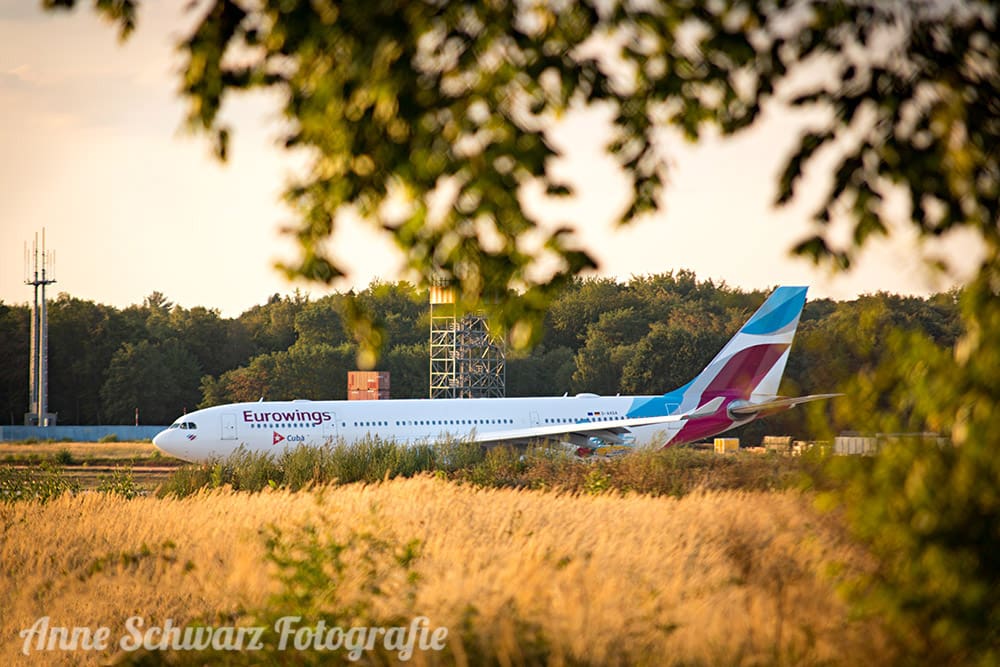 Flugzeuge spotten am Flughafen Köln/Bonn