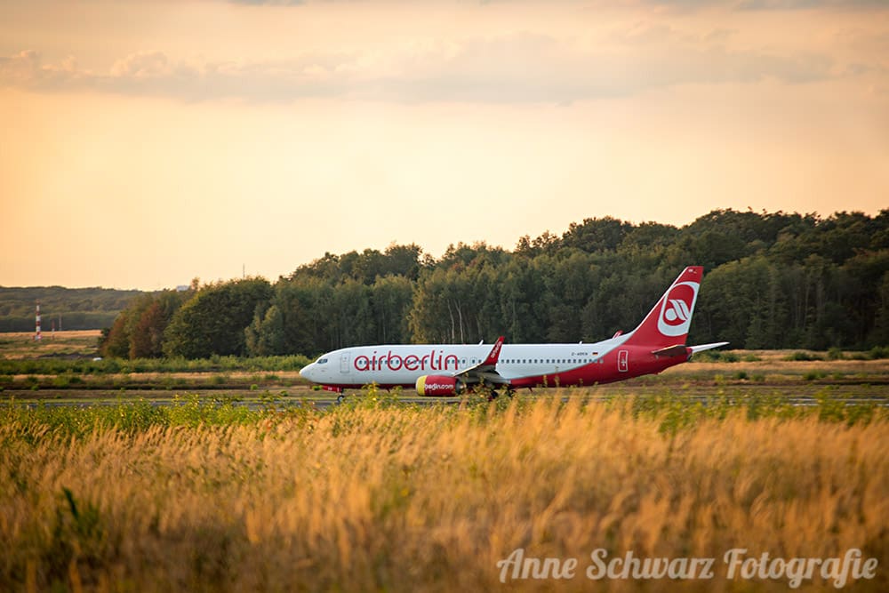 Flugzeuge spotten am Flughafen Köln/Bonn