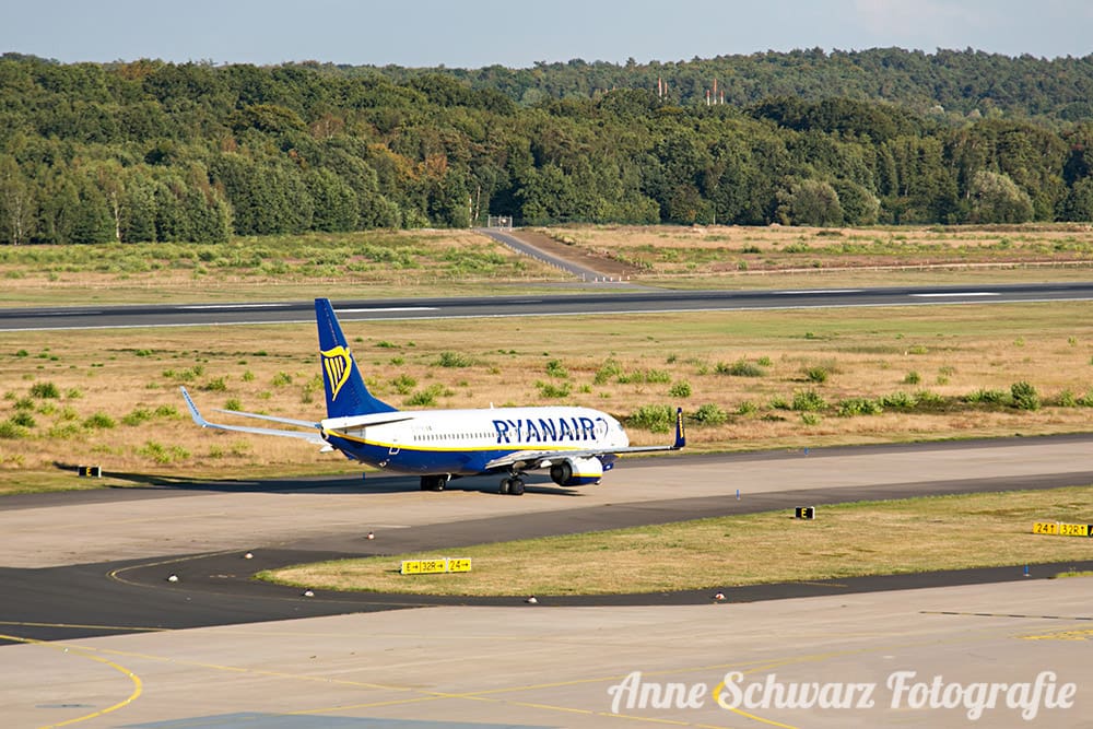Flugzeuge spotten am Flughafen Köln/Bonn