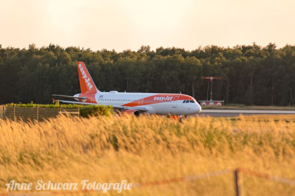 Flugzeuge spotten am Flughafen Köln/Bonn