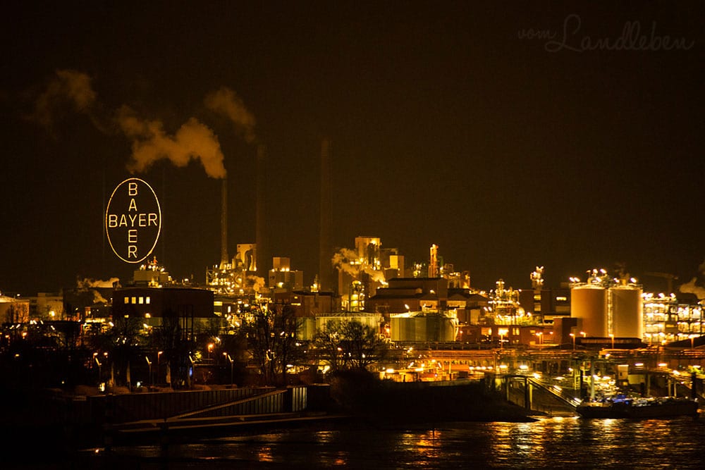 Leverkusen by Night - Bayer-Kreuz