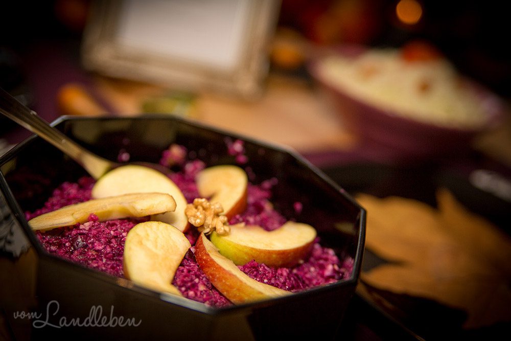 Rotkohlsalat mit Äpfeln