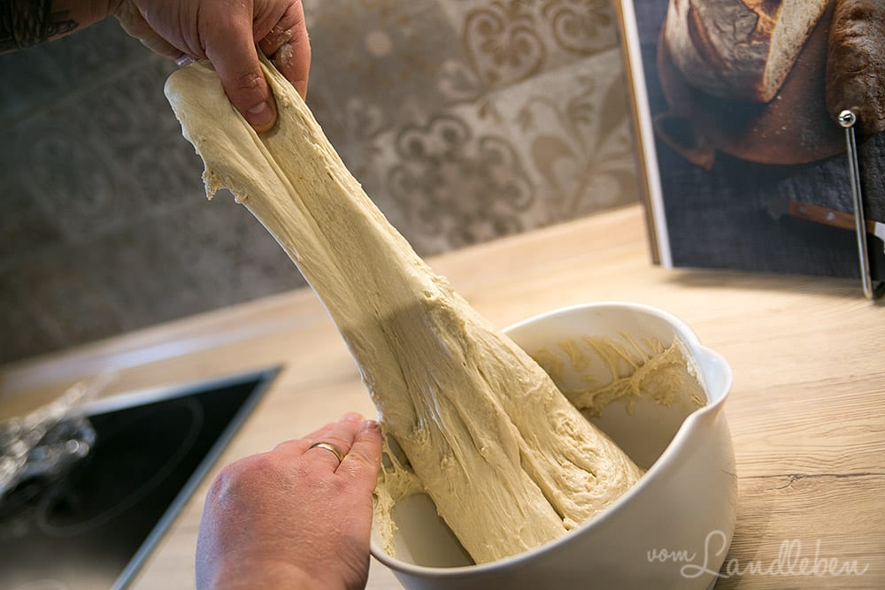 Selber Brot backen – Aufziehen des Teigs