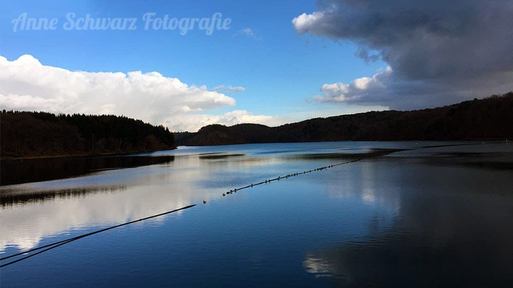 Wolken über der Wahnbachtalsperre