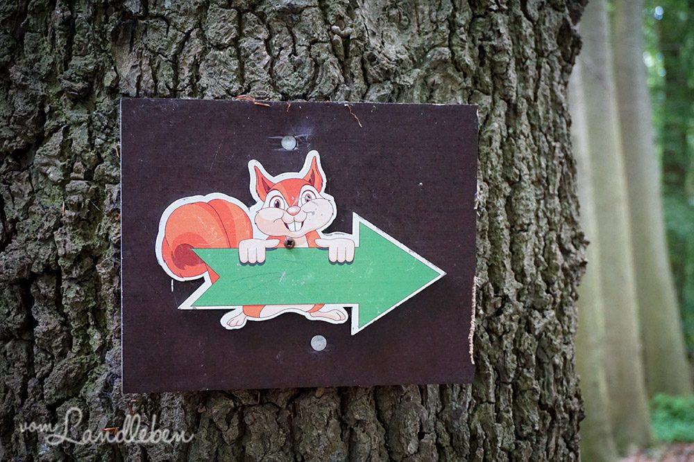 Wegweiser im Tierpark Tannenbusch in Dormagen