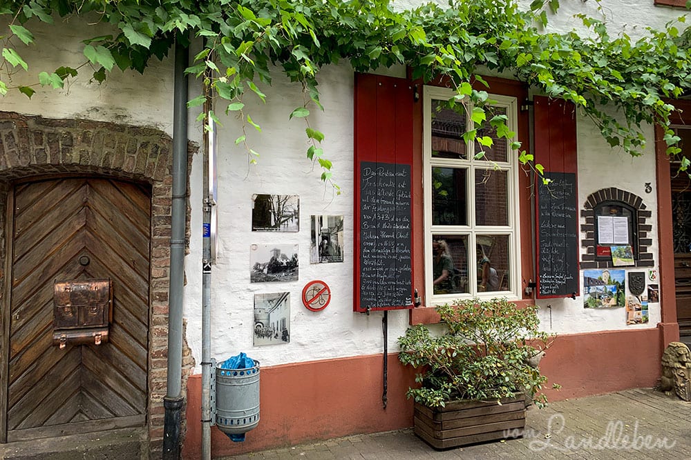 In der Zollfeste Zons