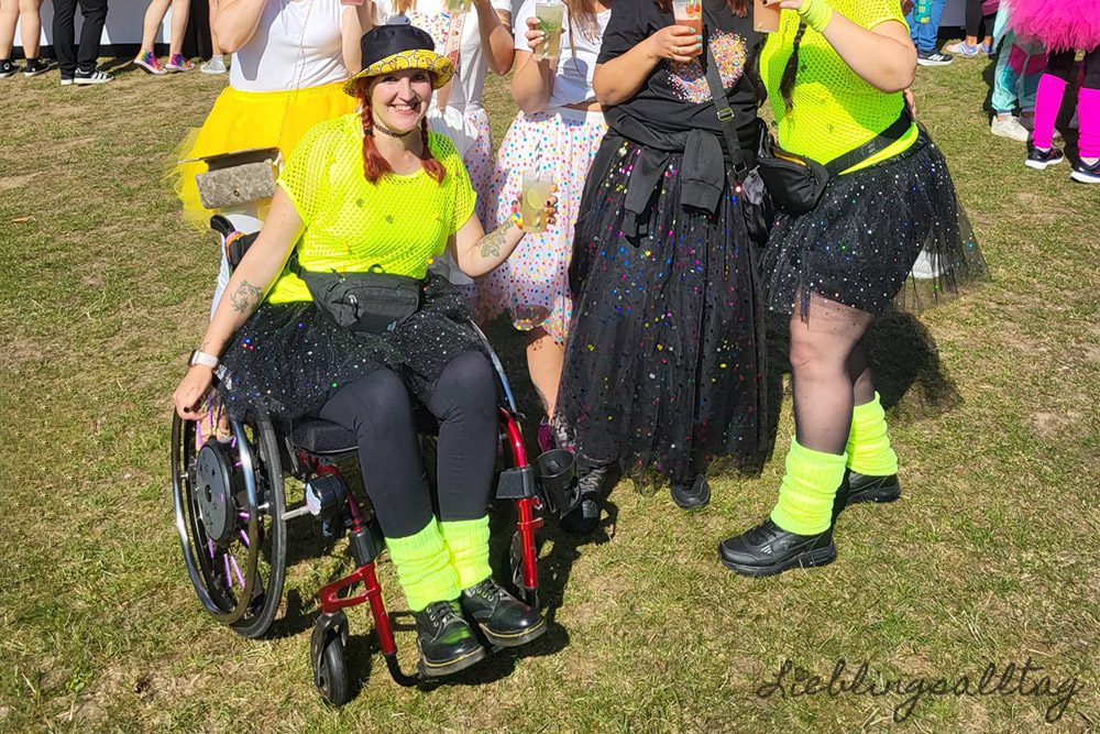 Im Rollstuhl bei Jeck im Sunnesching 2025