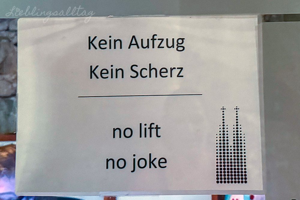 Schild an der Kasse im Kölner Dom