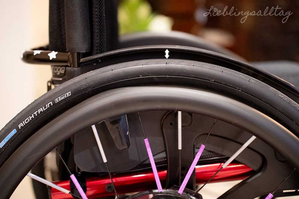 Abstand Seitenteil zum Reifen am Rollstuhl