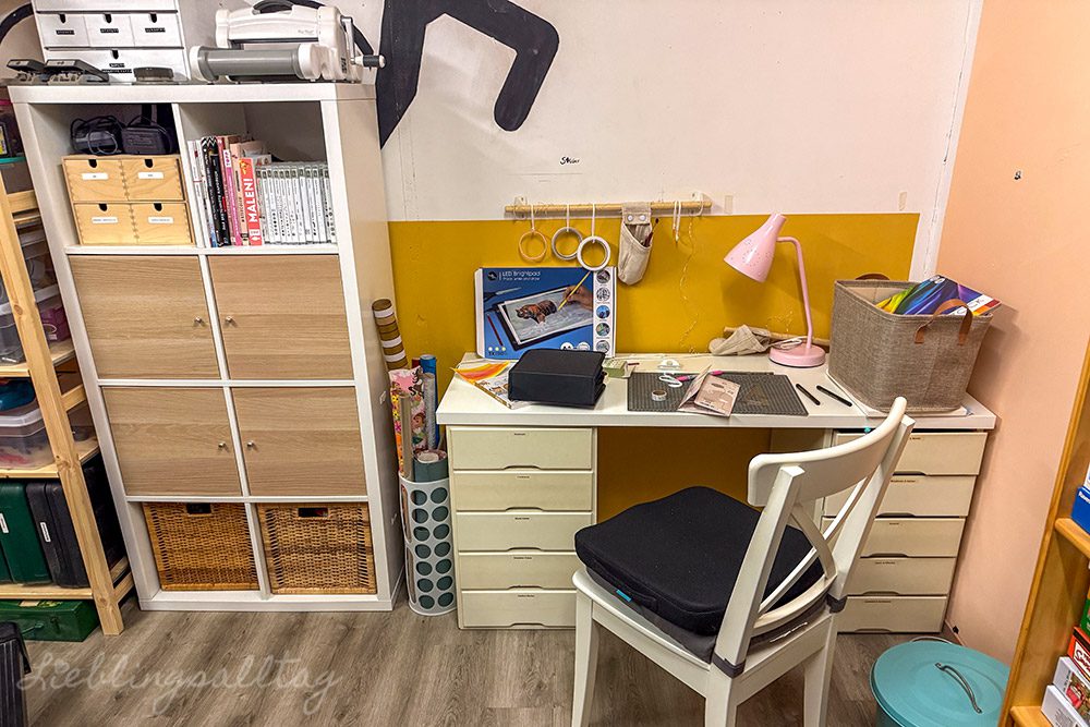 Bastelecke im Keller