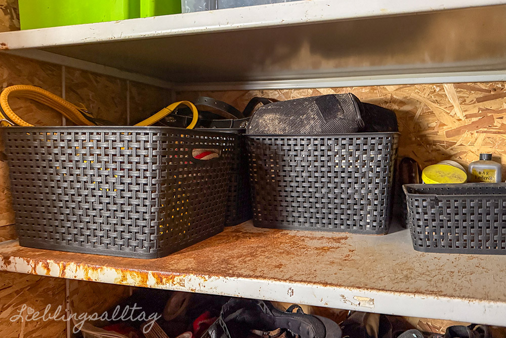 Sattelschrank organisieren – Kisten