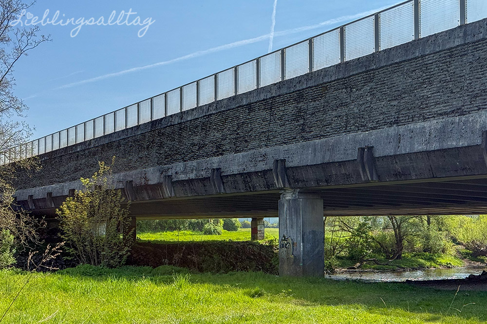 Autobahnbrücke über die Sieg am Allner See